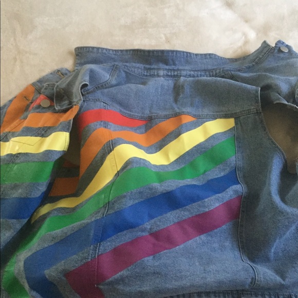 Rainbow vest - Picture 3 of 4